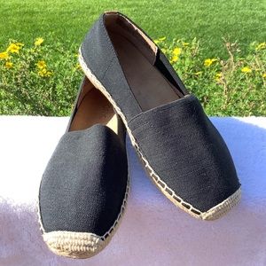 EUC Vionic Valeri Black Espadrille Flats Sz-7. Worn once.